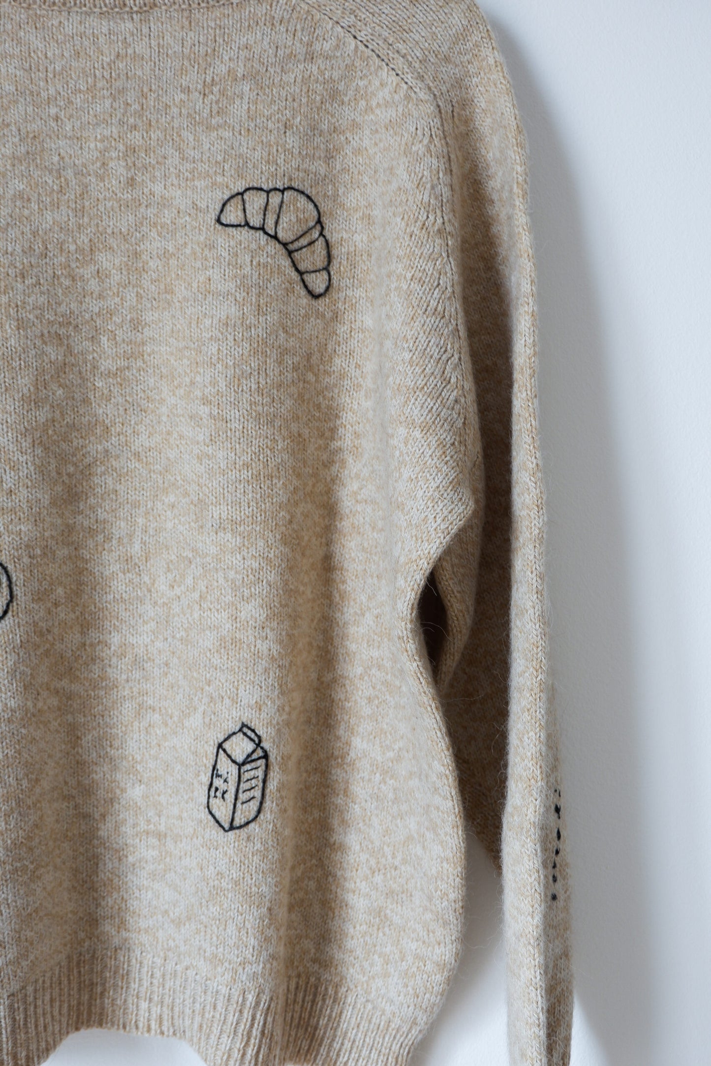 Il maglione colazione (il maglione colazione)