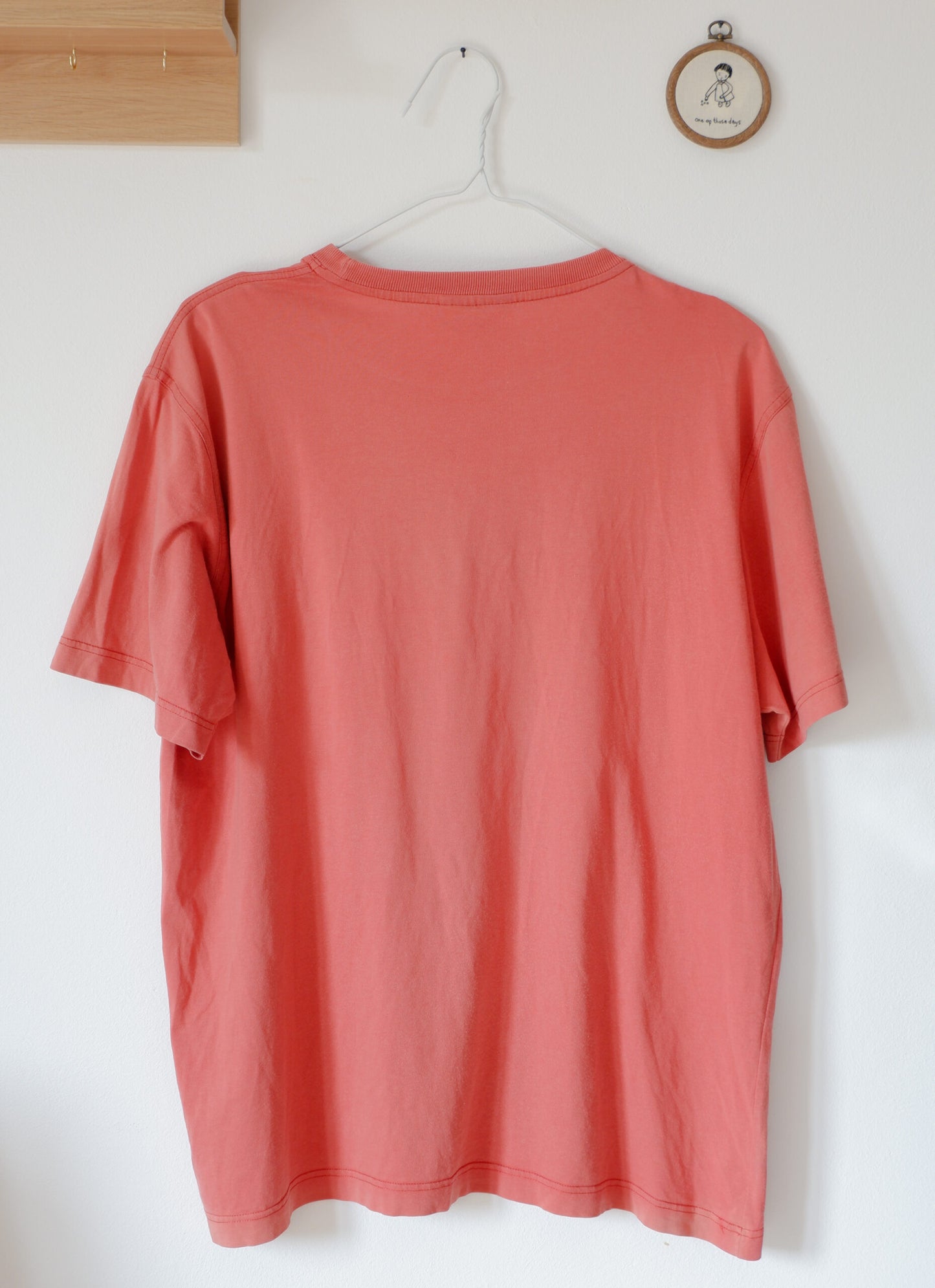 T-shirt ricamata Ansia