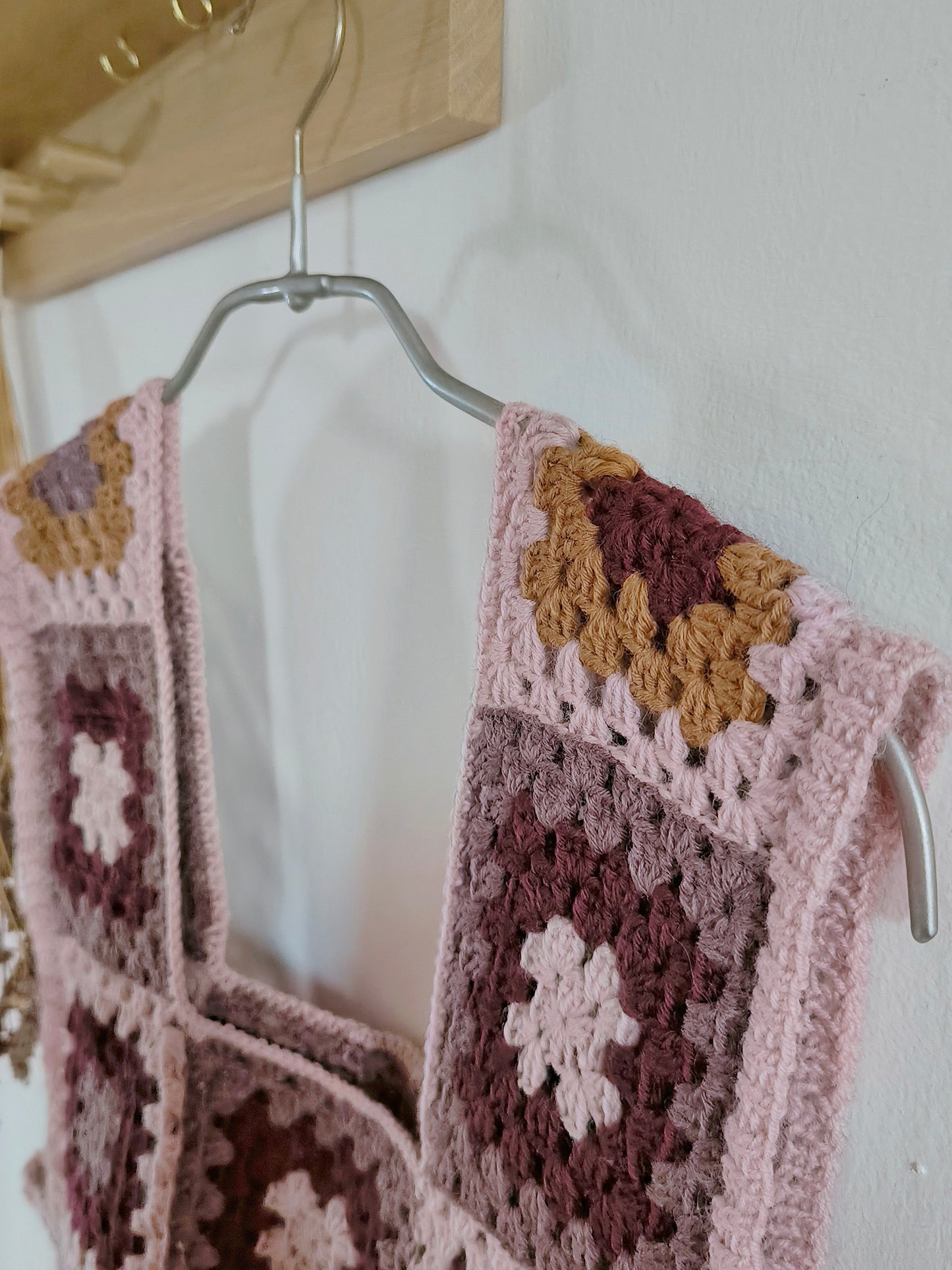 Gilet corpetto in lana all'uncinetto