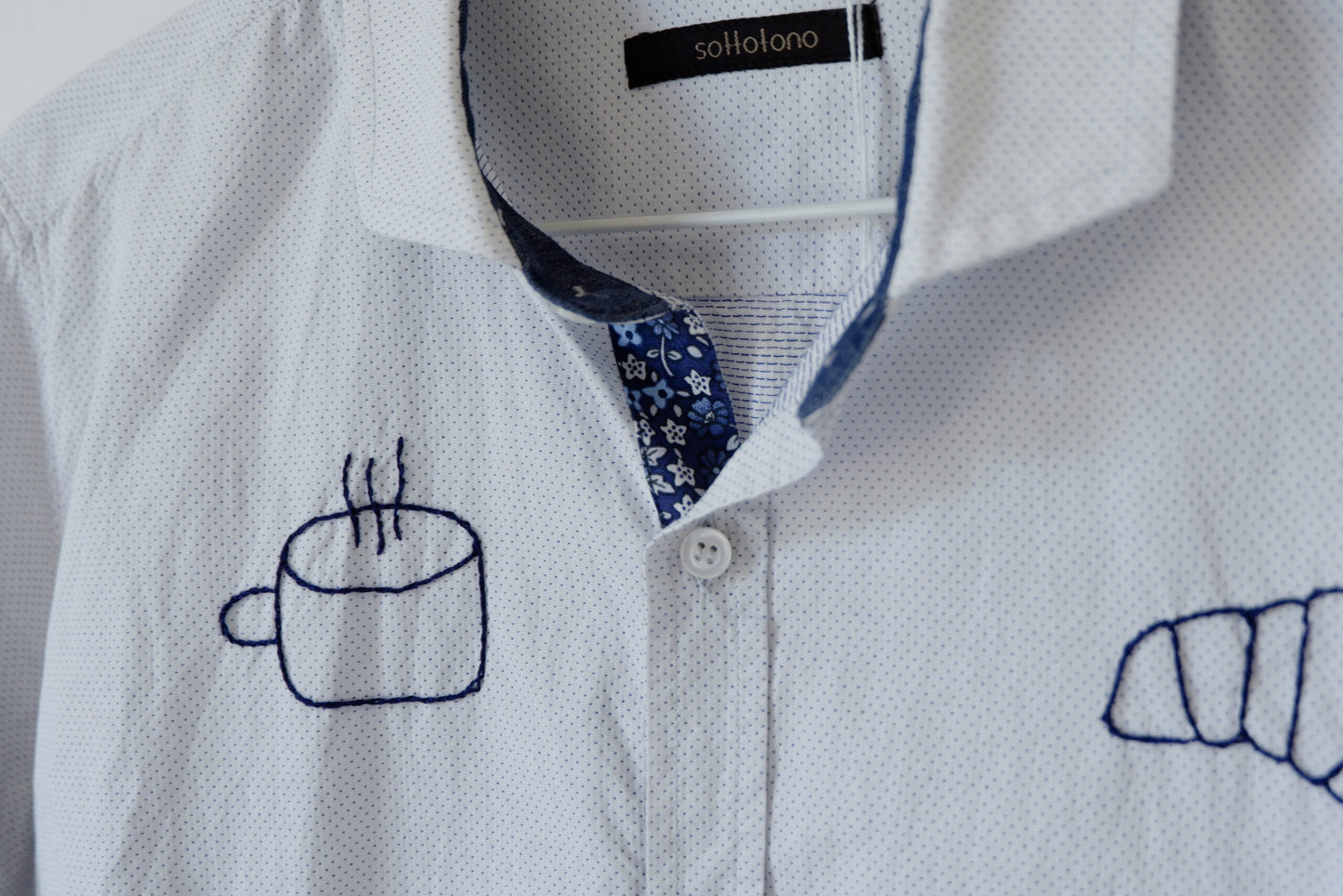 Camicia colazione bianca e azzurra
