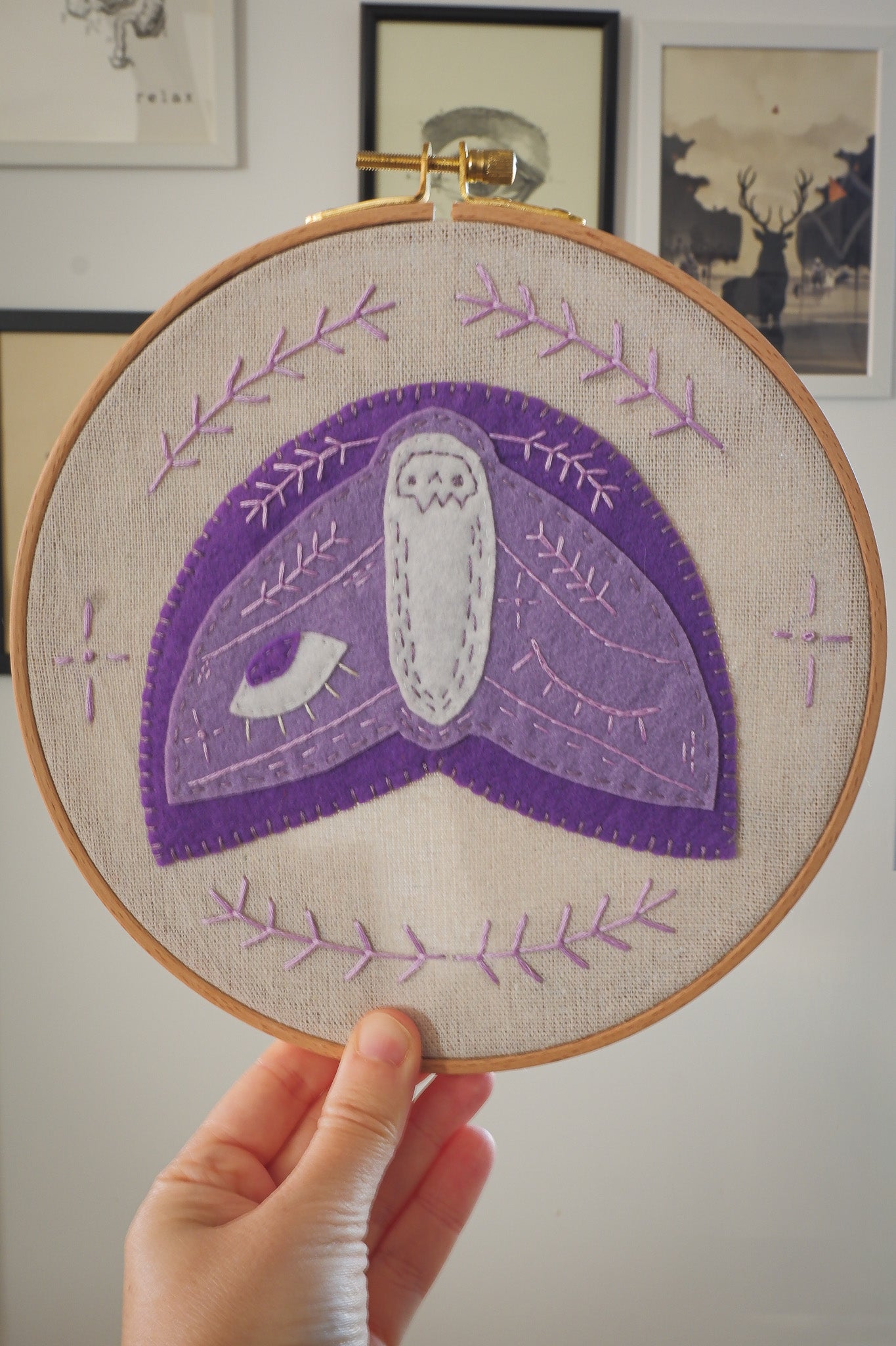 Falena ricamo con cornice