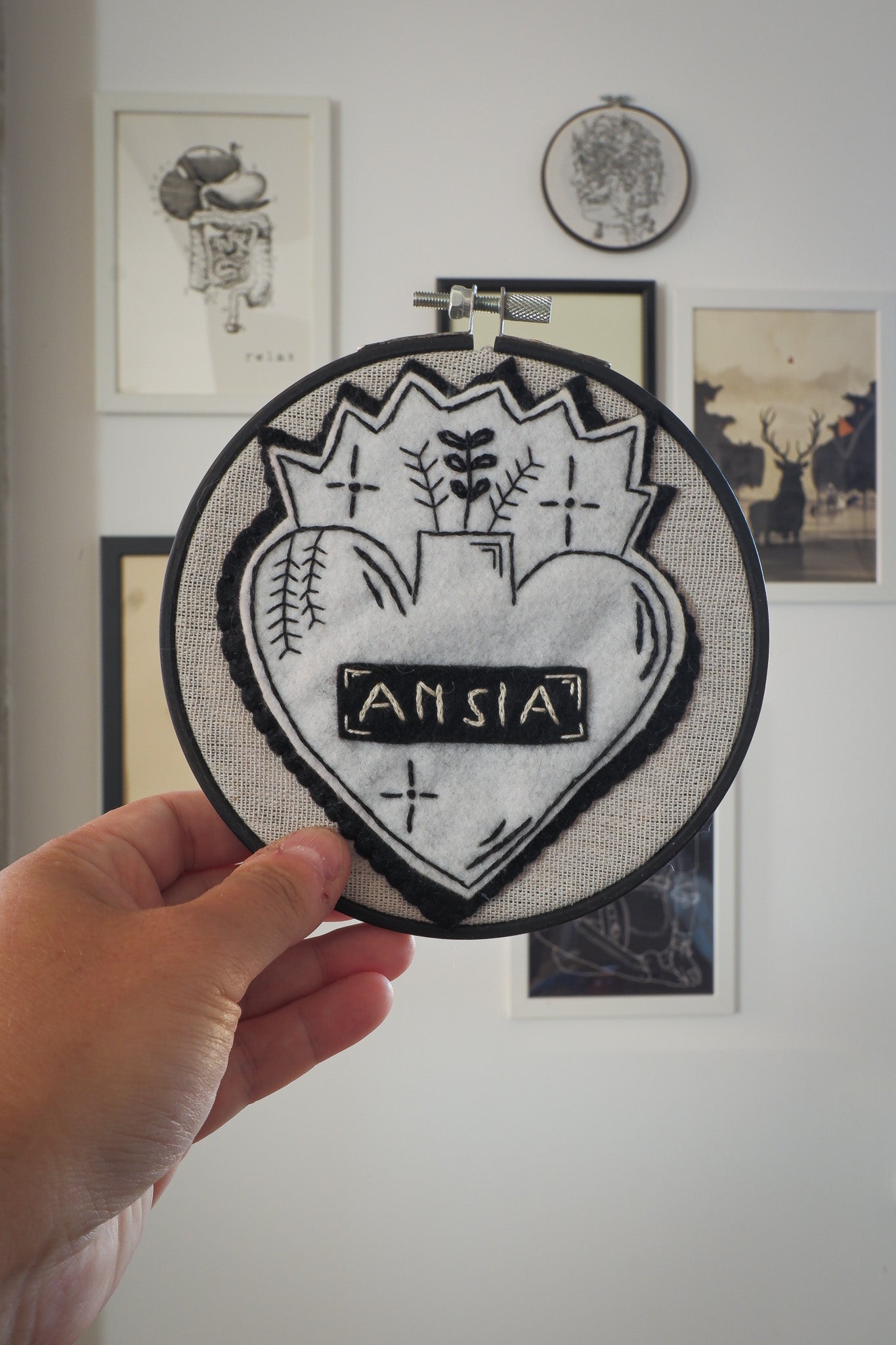 Cuore sacro ansia ricamo con cornice