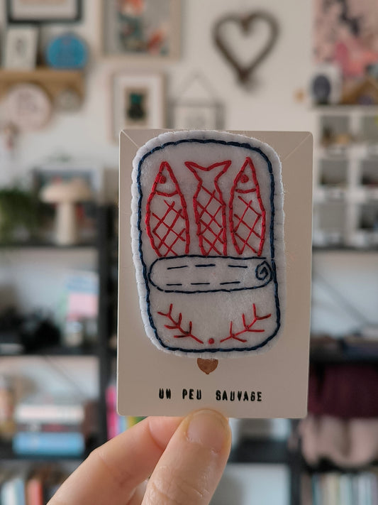Spilla scatoletta di sardine