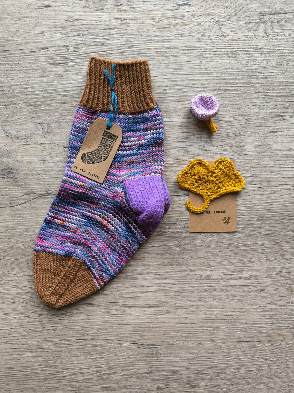 Kit Autunno con calze e spille a tema autunnale